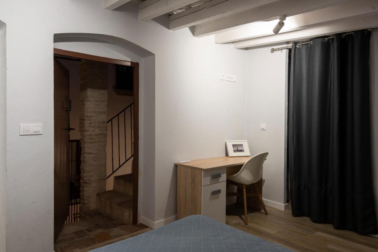 Apartamento La Casa Del Santo Carmona  Eksteriør bilde